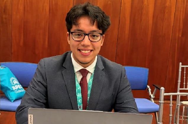 UPCino de la carrera de Relaciones Internacionales obtiene reconocimiento en el Modelo APEC