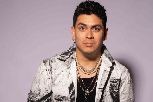 Paulo Morales, egresado de Música, talento que marca la escena musical peruana